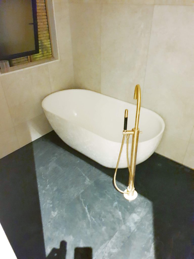 bath-tiling