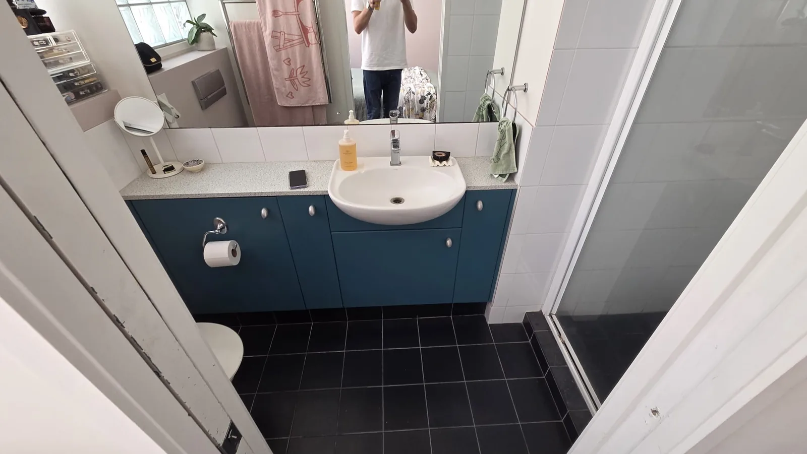 Parnell bathroom before renovation — old tiling and layout