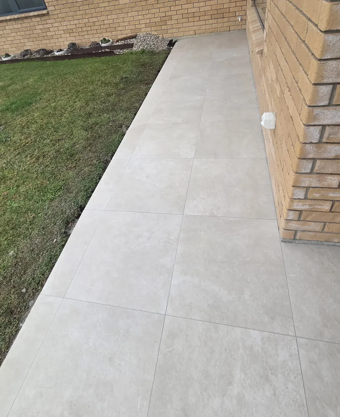 Outdoor patio tiling, Auckland